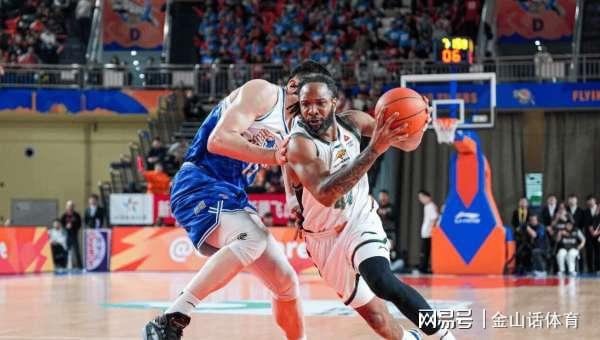 欧洲杯直播-你可是国字号啊！27岁后卫9中1仅得3分，正负值-30，全场倒数第一